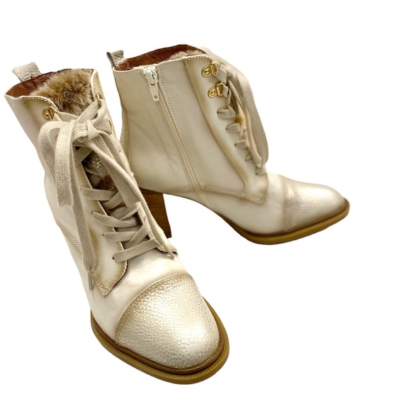 Hispanitas Janeth Leather Lace Up Victorian booties Cream Size EU 39 1/2/ US 9 - Picture 3 of 14